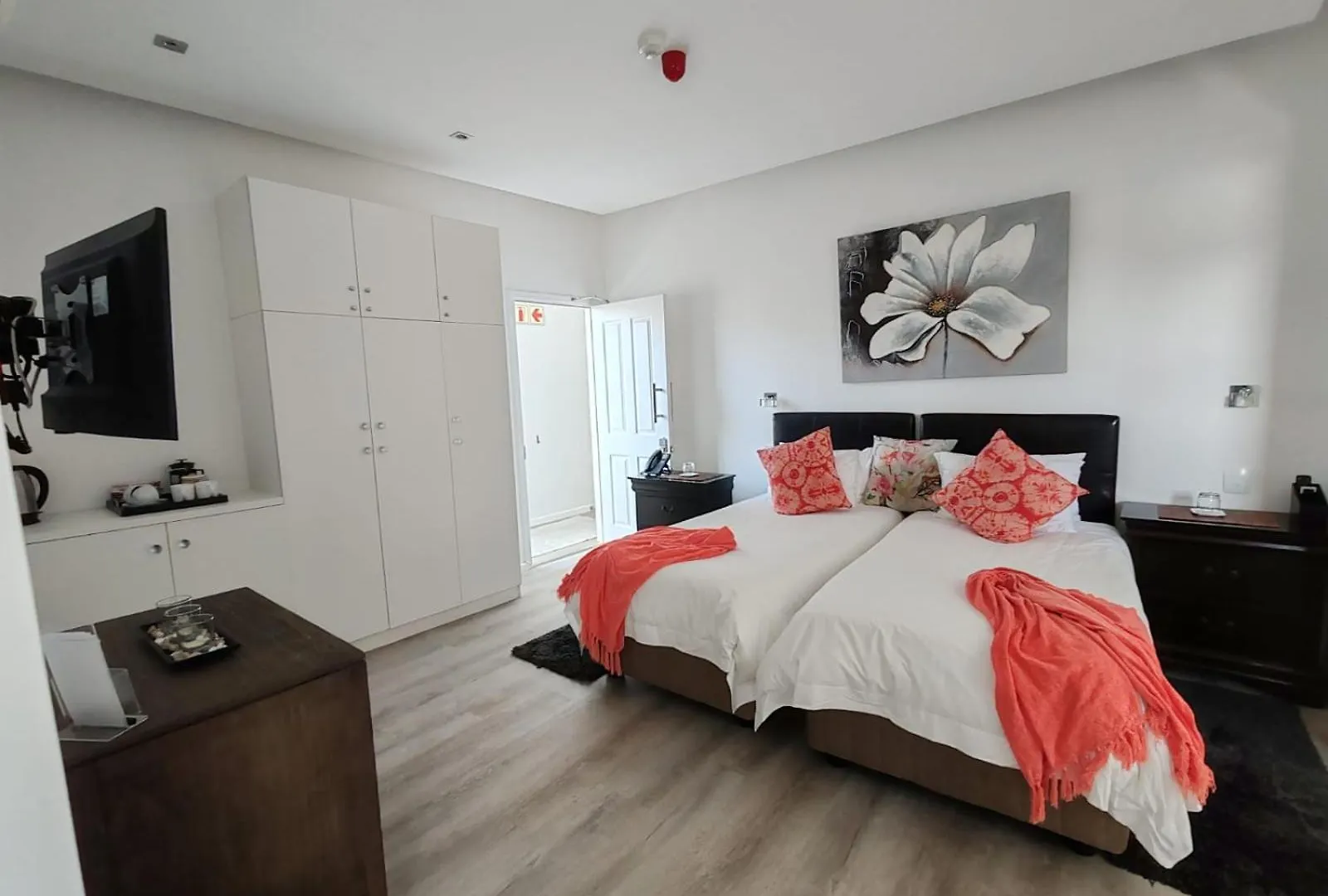 Point B Guest House -Sustainable Solar Energy Cape Town 4*,